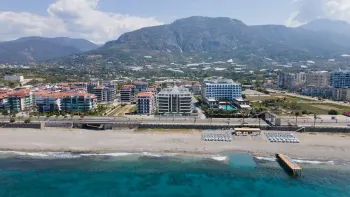 Beachfront luxury apartments in Kestel Alanya